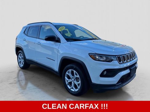 Used 2024 Jeep Compass Latitude AWD/4WD image 3