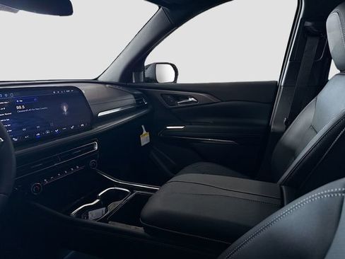 New 2026 Chevrolet Traverse LT w/ LPO, Floor Liner Package image 24