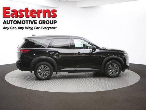 Used 2024 Nissan Pathfinder S image 45