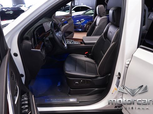 Used 2022 Cadillac Escalade Premium Luxury image 27