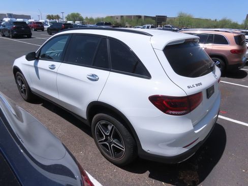 Certified 2022 Mercedes-Benz GLC 300 4MATIC image 3