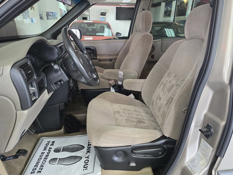 Used 2004 Pontiac Montana Extended w/ Convenience Package #1 FWD image 9