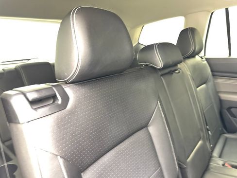 Used 2023 Volkswagen Atlas SE w/ Black Wheel Package FWD image 44