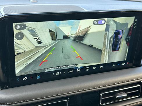 New 2026 Lincoln Aviator AWD image 20