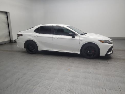 Used 2023 Toyota Camry SE FWD image 11