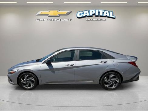 Used 2025 Hyundai Elantra Sport w/ Cargo Package FWD image 2
