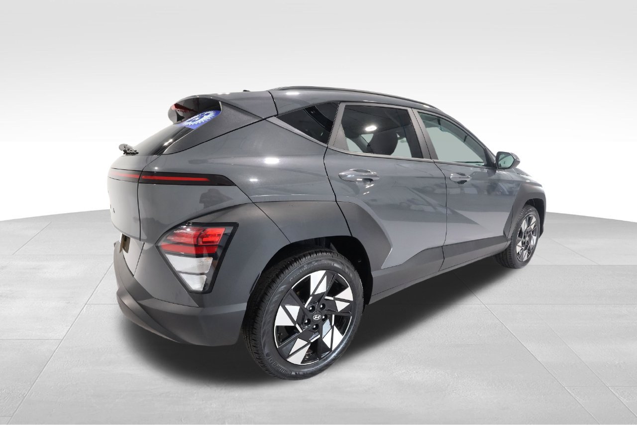 Used 2025 Hyundai Kona SEL FWD image 4