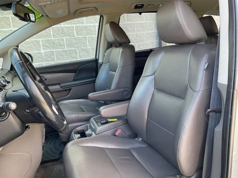 Used 2014 Honda Odyssey Touring Elite image 15