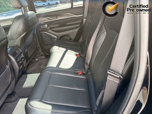 Certified 2022 Jeep Grand Cherokee Overland AWD/4WD image 42