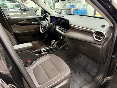 Used 2024 Chevrolet TrailBlazer LT w/ Convenience Package AWD/4WD image 28