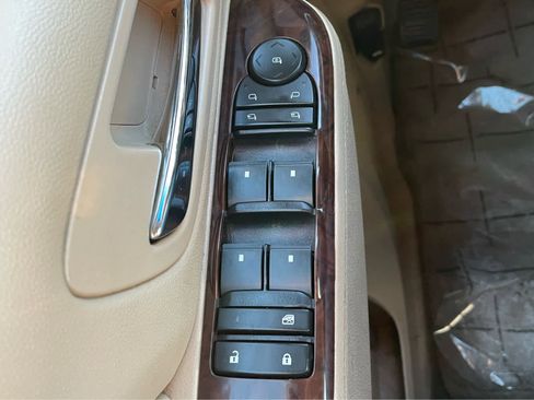 Used 2014 Cadillac Escalade Premium image 16