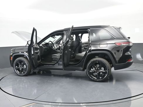 New 2026 Jeep Grand Cherokee Limited w/ Limited Altitude Package RWD image 69