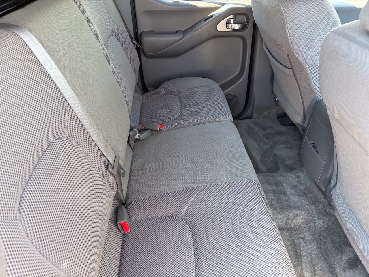 Used 2018 Nissan Frontier SV RWD image 14