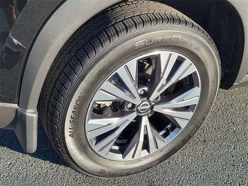 Used 2022 Nissan Rogue SV image 24