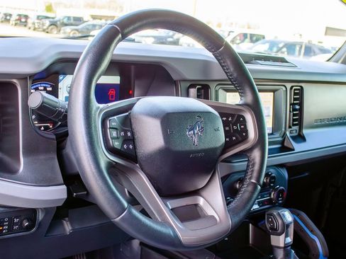 Used 2022 Ford Bronco Black Diamond image 15