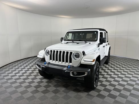 Used 2022 Jeep Wrangler Unlimited Sahara w/ Cold Weather Group image 2