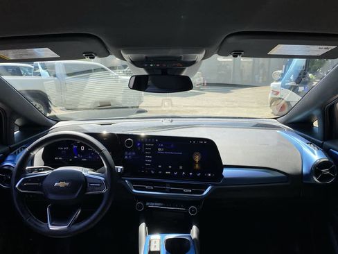 Used 2025 Chevrolet Equinox EV LT w/ Convenience Package FWD image 12