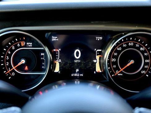 Used 2023 Jeep Gladiator Overland image 26