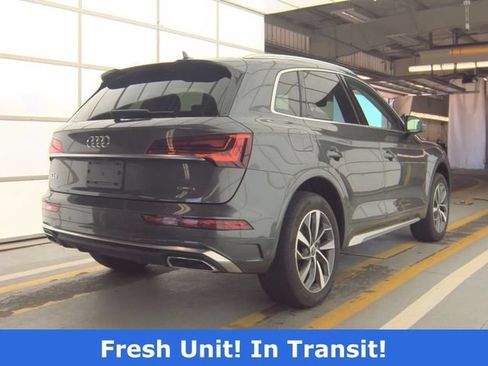 Used 2023 Audi Q5 2.0T Premium w/ Convenience Package AWD/4WD image 2