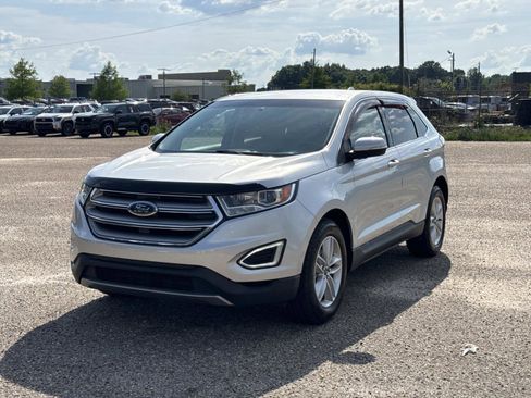 Used 2018 Ford Edge SEL w/ Equipment Group 201A FWD image 7