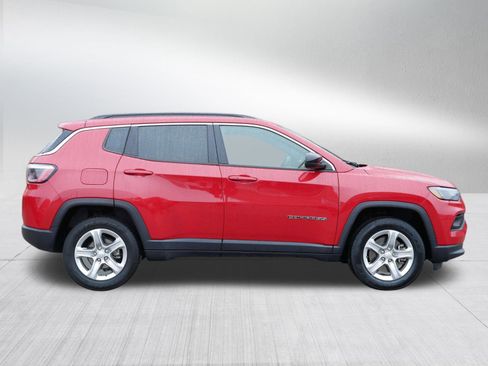 Certified 2024 Jeep Compass Latitude image 8