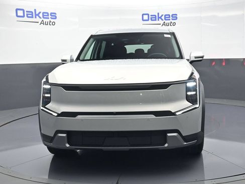 New 2026 Kia EV9 Wind AWD/4WD image 3
