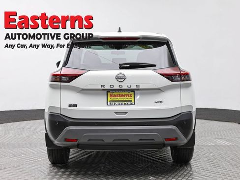 Used 2023 Nissan Rogue S AWD/4WD image 6