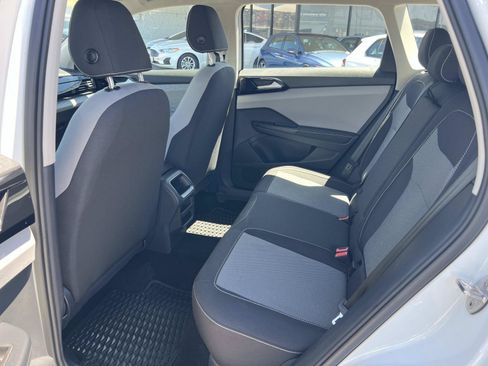 Certified 2024 Volkswagen Taos S FWD image 20