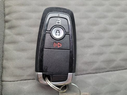Used 2020 Ford Escape SE AWD/4WD image 32