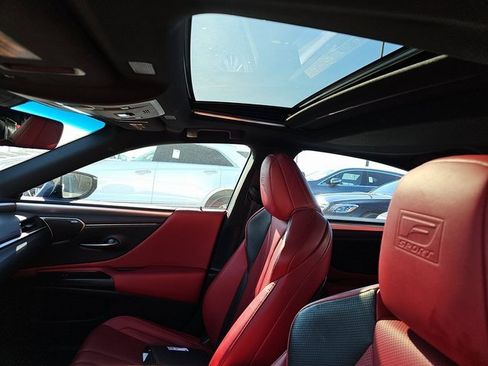 Used 2019 Lexus ES 350 F Sport image 3