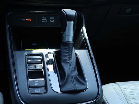 Used 2025 Honda CR-V EX-L image 17
