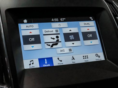 Used 2018 Ford Edge Titanium w/ Technology Package image 32