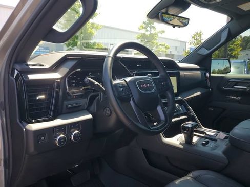 Used 2024 GMC Sierra 1500 AT4 w/ Technology Package AWD/4WD image 20