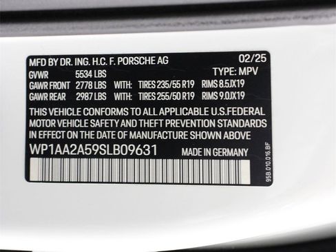 Used 2025 Porsche Macan image 19
