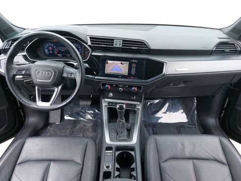 Used 2019 Audi Q3 2.0T Premium w/ Convenience Package AWD/4WD image 9