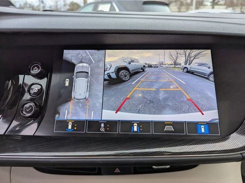 Used 2021 Buick Envision Essence w/ Technology Package I image 23