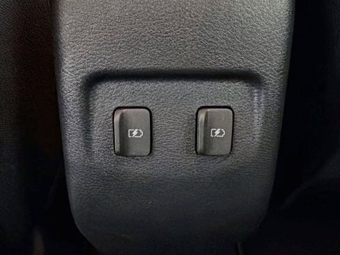 Used 2024 Nissan Kicks SR FWD image 40