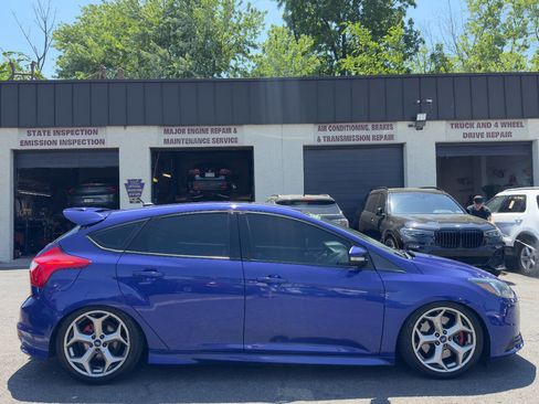 Used 2014 Ford Focus ST FWD image 7