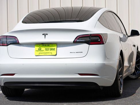 Used 2022 Tesla Model 3 Long Range AWD/4WD image 4