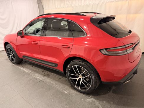 Certified 2025 Porsche Macan image 3