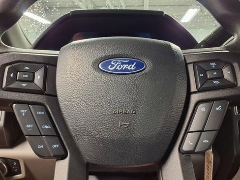 Used 2022 Ford F250 XLT w/ Black Appearance Package AWD/4WD image 17