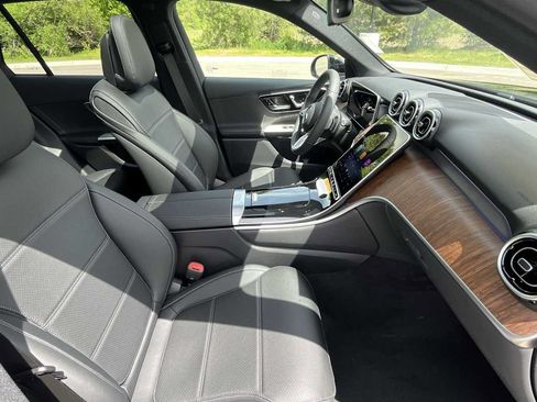 Used 2026 Mercedes-Benz GLC 300 4MATIC image 10