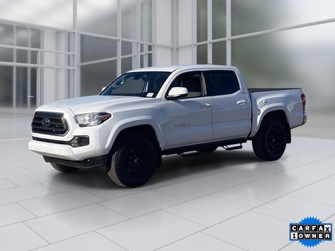 Used 2021 Toyota Tacoma SR5 image 3