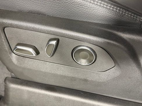 Used 2025 GMC Yukon Denali RWD image 22