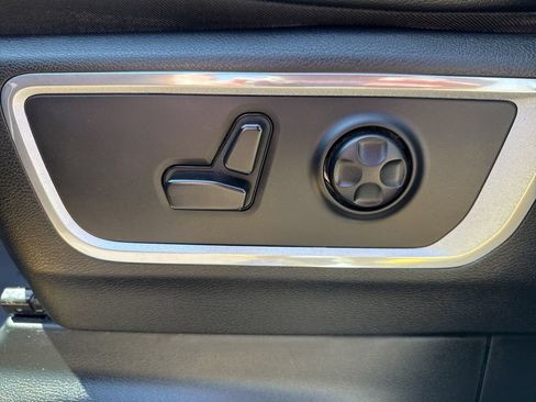 Used 2020 RAM 1500 Laramie AWD/4WD image 18