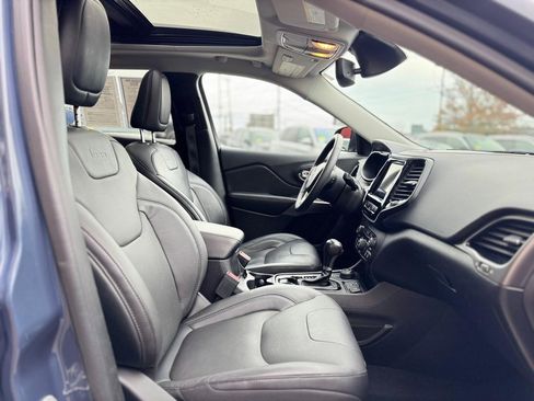 Used 2021 Jeep Cherokee Limited image 22