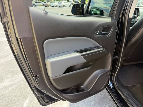 Used 2018 Chevrolet Colorado Z71 AWD/4WD image 11