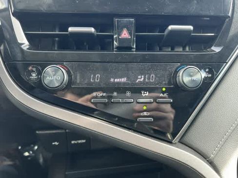 Used 2023 Toyota Camry SE image 30