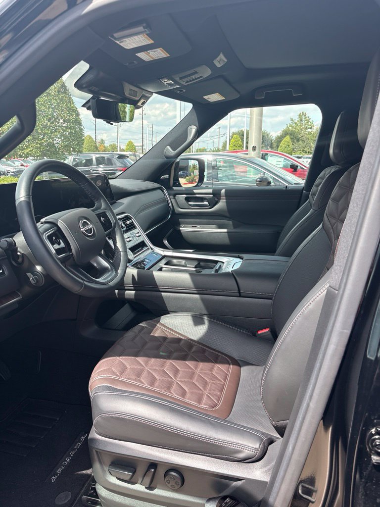 Certified 2025 Nissan Armada Platinum RWD image 3