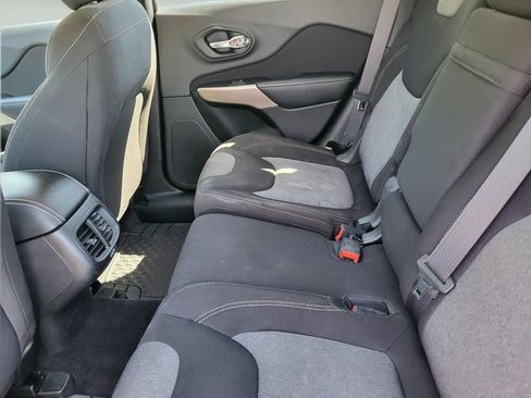 Used 2017 Jeep Cherokee Sport AWD/4WD image 26